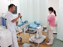 内視鏡手術の装置と診療台
